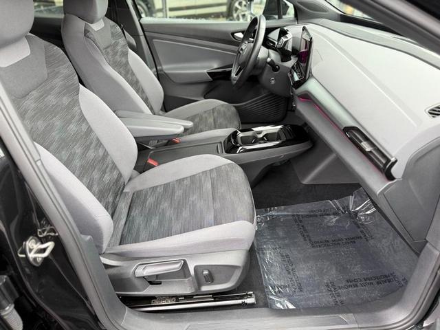 Photo of 2021 Mythos Black Volkswagen ID.4
