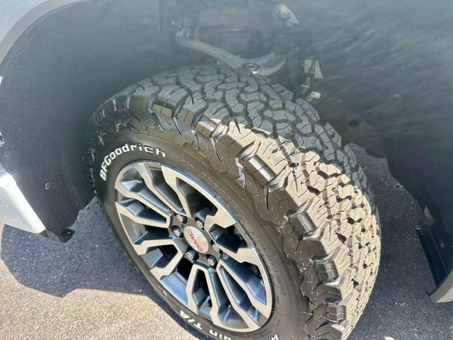 Photo of 2021 Summit White GMC Sierra 1500