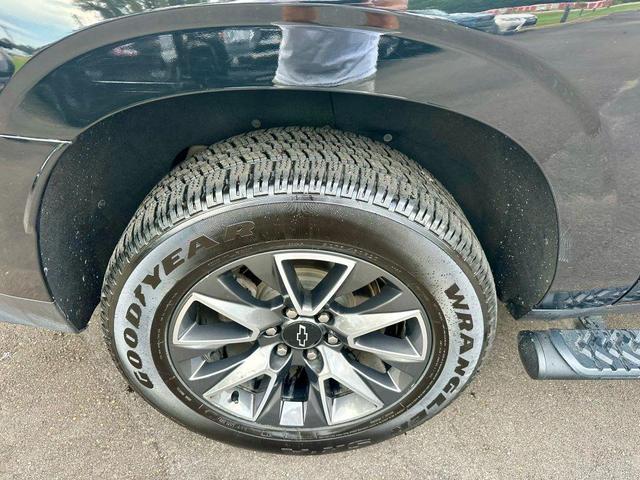 Photo of 2021 Black Chevrolet Suburban