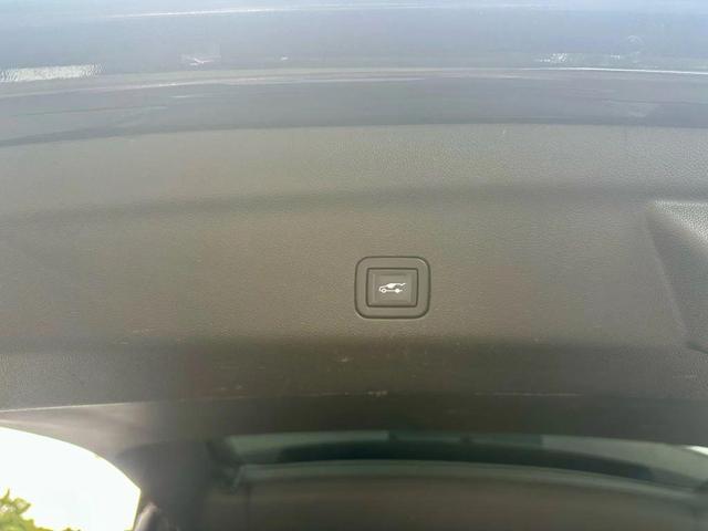 Photo of 2021 Black Chevrolet Suburban