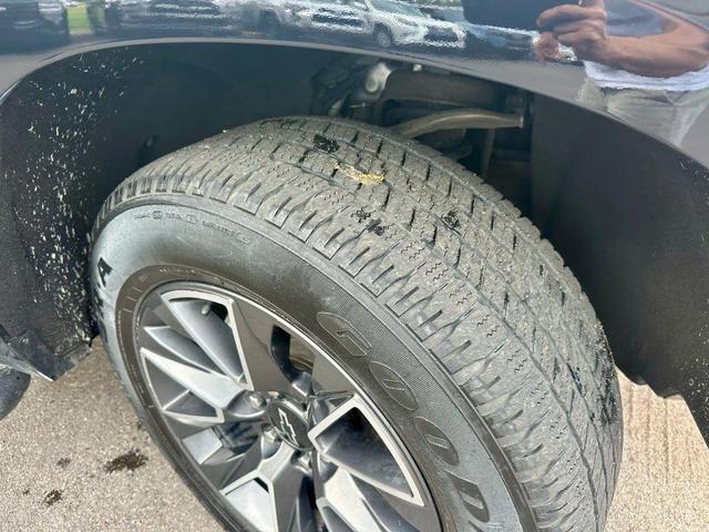 Photo of 2021 Black Chevrolet Suburban