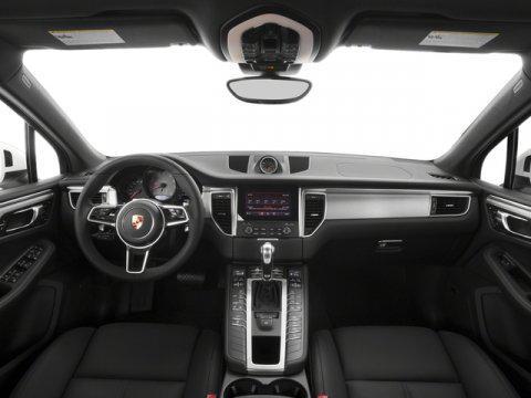 Photo of 2018 Black Porsche Macan
