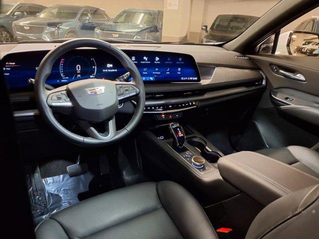 Photo of 2024 Crystal White Tricoat Cadillac XT4