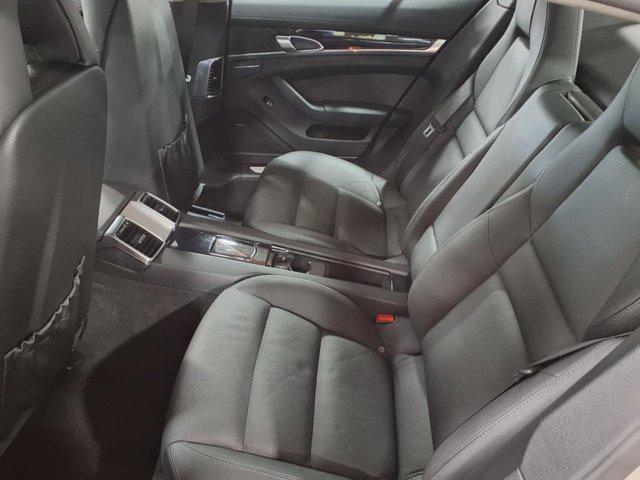 Photo of 2011 Silver Porsche Panamera