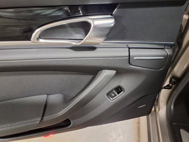 Photo of 2011 Silver Porsche Panamera