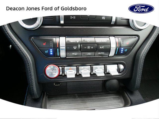 Photo of 2022 Oxford White Ford Mustang