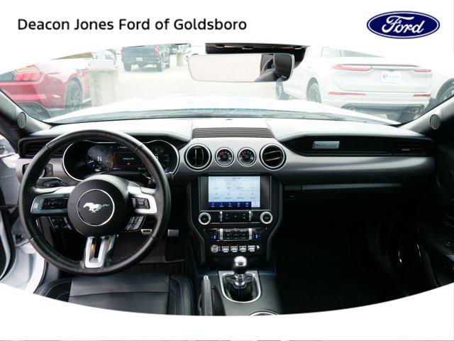 Photo of 2022 Oxford White Ford Mustang