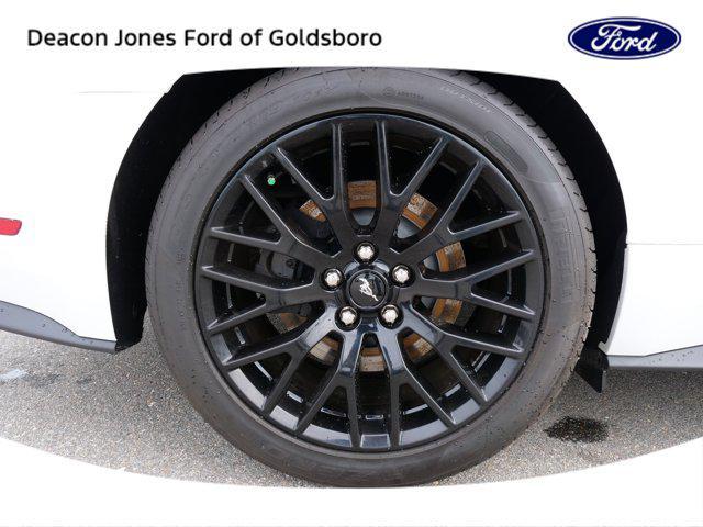 Photo of 2022 Oxford White Ford Mustang