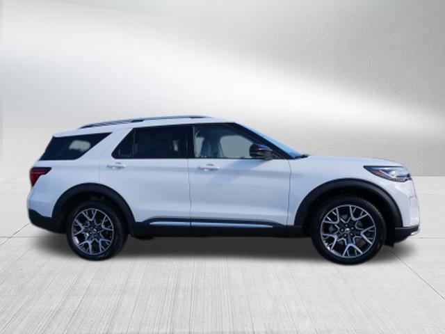 Photo of 2025 Star White Metallic Tri-Coat Ford Explorer