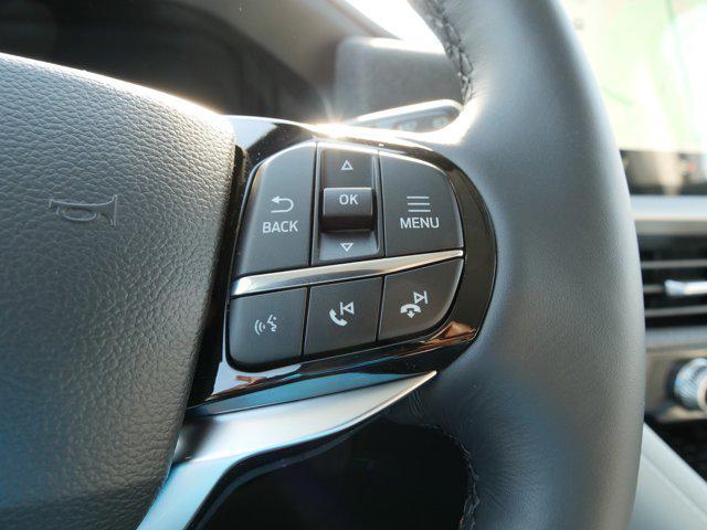 Photo of 2025 Star White Metallic Tri-Coat Ford Explorer
