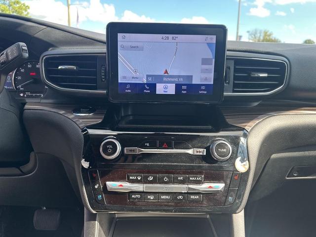 Photo of 2023 Oxford White Ford Explorer