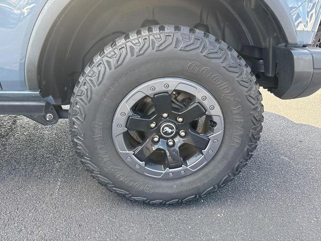 Photo of 2023 Azure Gray Metallic Tri-Coat Ford Bronco