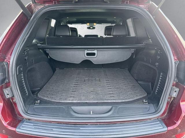 Photo of 2019 Velvet Red Pearlcoat Jeep Grand Cherokee