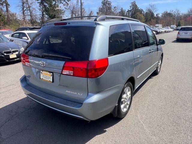 Photo of 2005 Blue Toyota Sienna