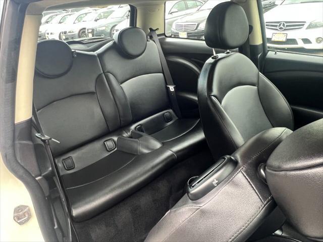 Photo of 2013 Pepper White MINI Hardtop