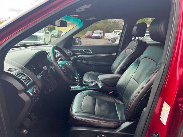 Photo of 2016 Burgundy Ford Explorer