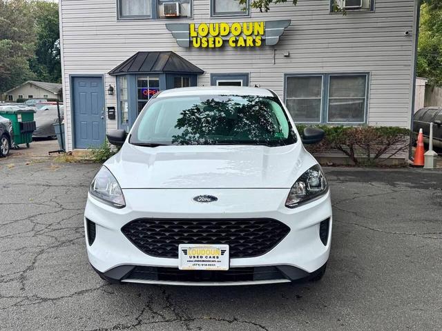 Photo of 2021 Oxford White Ford Escape