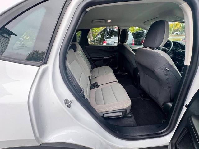 Photo of 2021 Oxford White Ford Escape