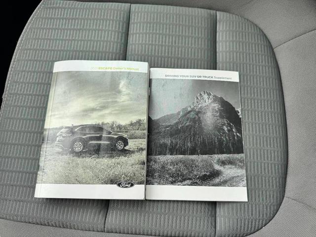 Photo of 2021 Oxford White Ford Escape