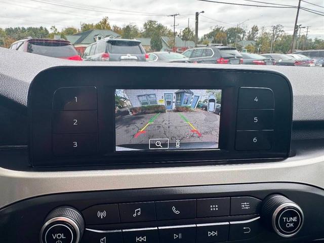 Photo of 2021 Oxford White Ford Escape