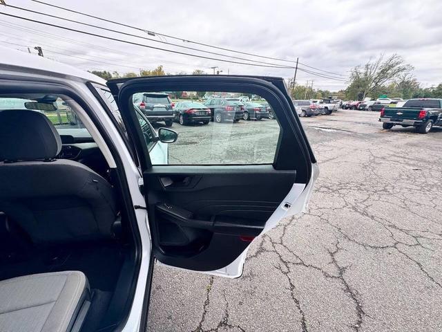 Photo of 2021 Oxford White Ford Escape