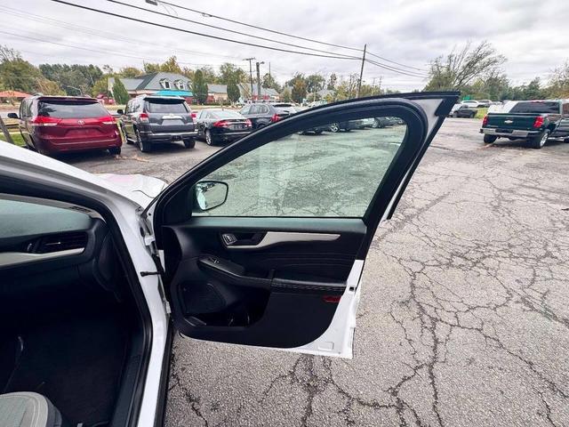 Photo of 2021 Oxford White Ford Escape