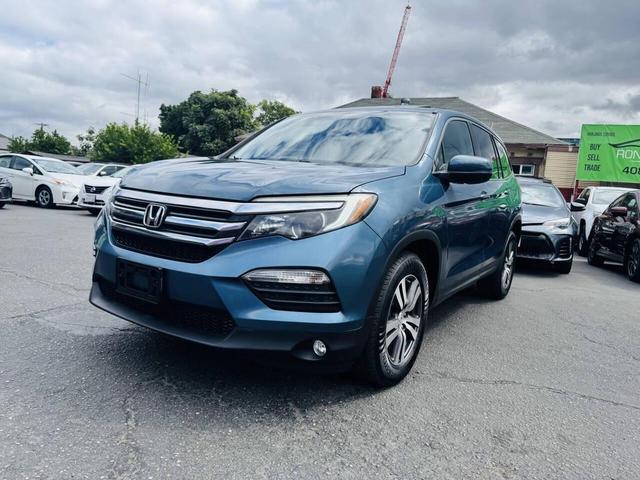 Photo of 2016 Blue Honda Pilot