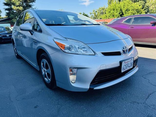 Photo of 2013 Classic Silver Metallic Toyota Prius