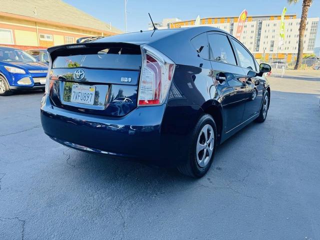 Photo of 2014 Nautical Blue Metallic Toyota Prius