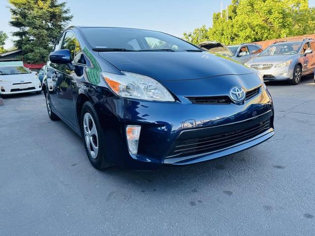 Photo of 2014 Nautical Blue Metallic Toyota Prius