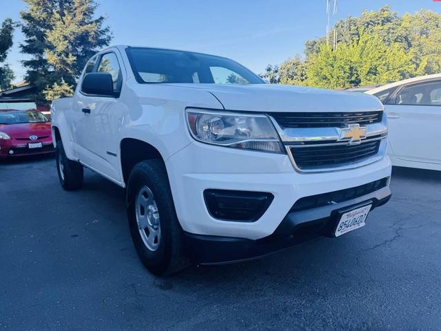 Photo of 2017 Summit White Chevrolet Colorado