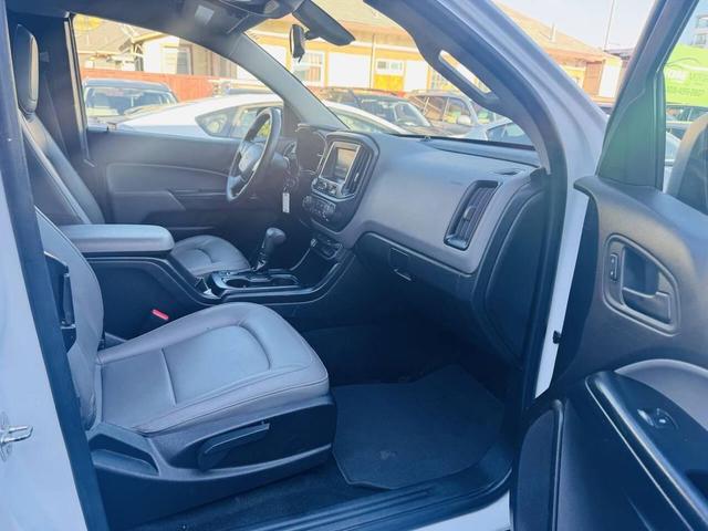 Photo of 2017 Summit White Chevrolet Colorado