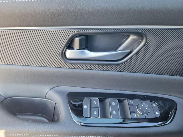 Photo of 2025 Brilliant Silver Metallic Nissan Murano