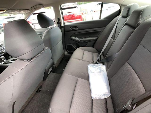 Photo of 2025 Glacier White Nissan Altima