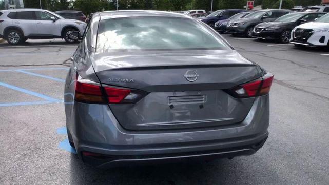 Photo of 2025 Gun Metallic Nissan Altima