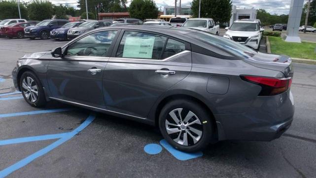 Photo of 2025 Gun Metallic Nissan Altima