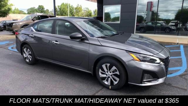 Photo of 2025 Gun Metallic Nissan Altima