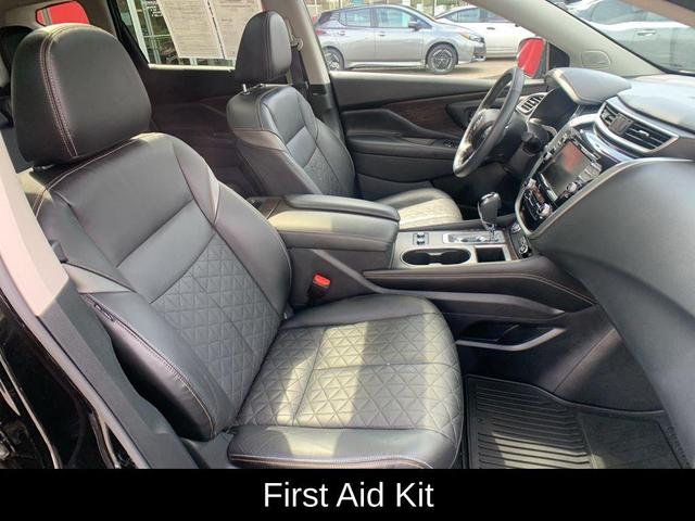 Photo of 2023 Black Nissan Murano