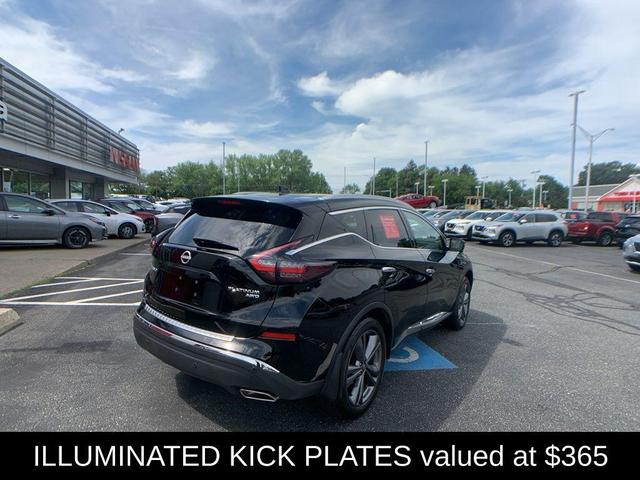 Photo of 2023 Black Nissan Murano