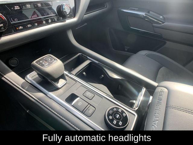 Photo of 2024 Brilliant Silver Metallic Nissan Pathfinder