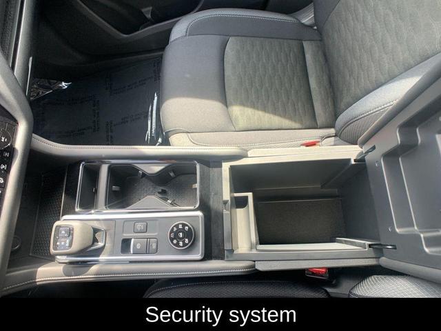 Photo of 2024 Brilliant Silver Metallic Nissan Pathfinder