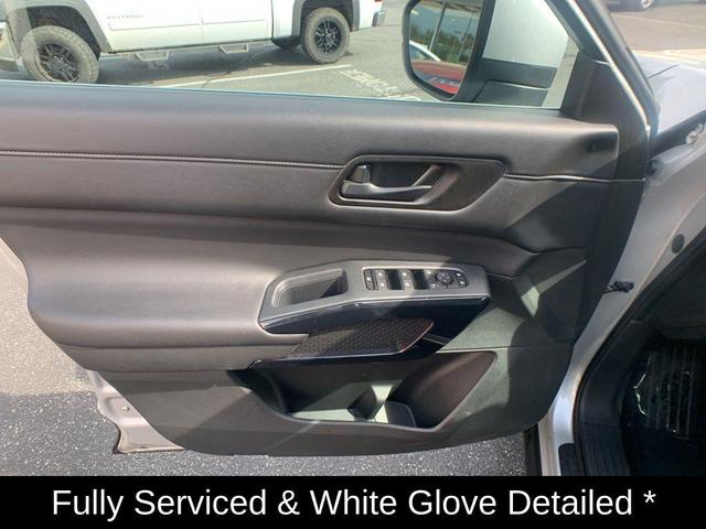 Photo of 2024 Brilliant Silver Metallic Nissan Pathfinder