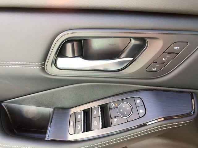 Photo of 2025 2t Blu Blk Roof Nissan Rogue