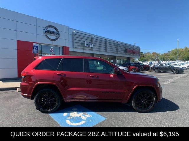 Photo of 2018 Velvet Red Pearlcoat Jeep Grand Cherokee