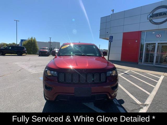 Photo of 2018 Velvet Red Pearlcoat Jeep Grand Cherokee