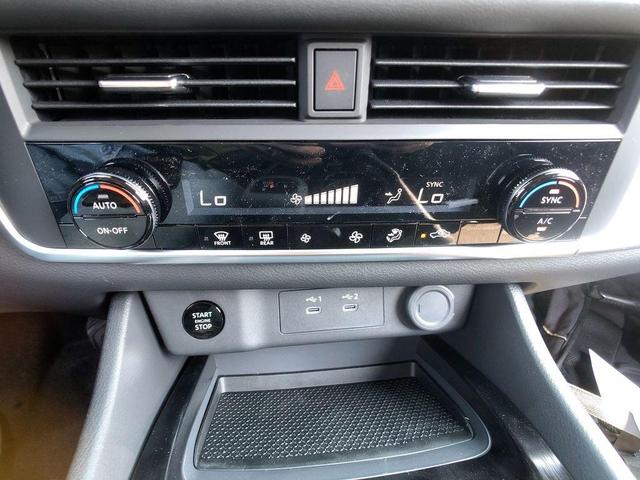 Photo of 2025 Black Nissan Rogue