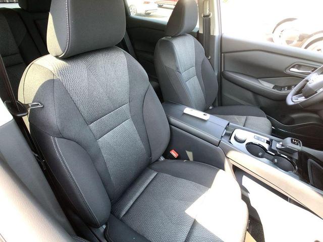 Photo of 2025 Black Nissan Rogue