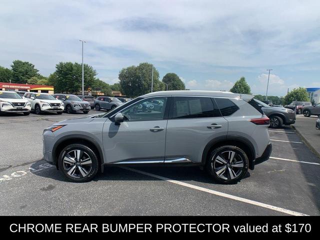 Photo of 2022 Boulder Gray Nissan Rogue