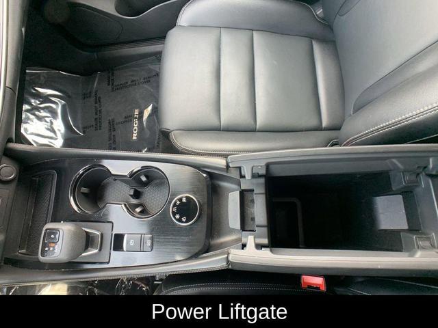 Photo of 2022 Boulder Gray Nissan Rogue