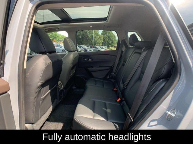 Photo of 2022 Boulder Gray Nissan Rogue